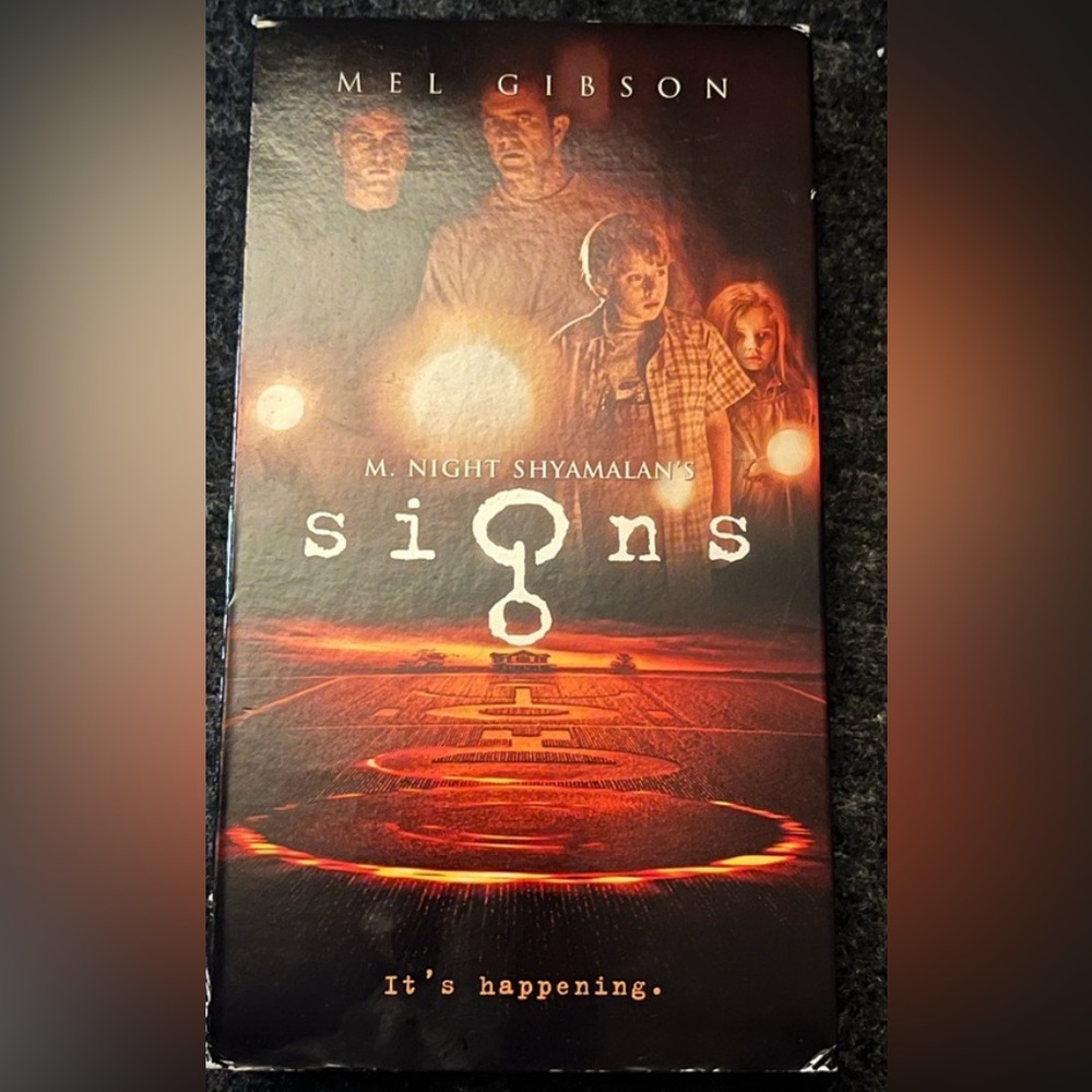 Preowned Great  Condition VHS Signs 2002 .